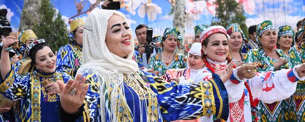 Праздничный концерт в Худжанде Праздничный концерт в Худжанде - Sputnik Тоҷикистон