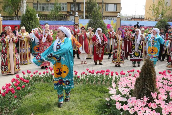 Праздничный концерт в Худжанде Праздничный концерт в Худжанде - Sputnik Таджикистан