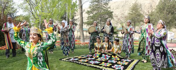 Праздничный концерт в Худжанде Праздничный концерт в Худжанде - Sputnik Тоҷикистон