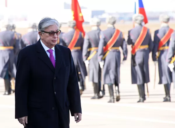 Аввалин сафар: Тоқаев вориди Маскав шуд