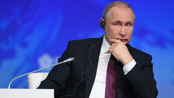 Президент России Владимир Путин  - Sputnik Тоҷикистон
