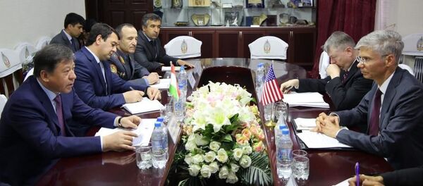 Вохӯрӣ бо Сафири фавқулодда ва мухтори Иёлоти Муттаҳидаи Америка дар Ҷумҳурии Тоҷикистон Ҷон Марк Поммершайм Вохӯрӣ бо Сафири фавқулодда ва мухтори Иёлоти Муттаҳидаи Америка дар Ҷумҳурии Тоҷикистон Ҷон Марк Поммершайм - Sputnik Тоҷикистон