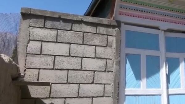 Многие жители Таджикистана до сих пор предпочитают строить дома так, как это делали в старину - Sputnik Тоҷикистон