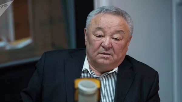 Генерал-майор Шейшенбек Байзаков - Sputnik Тоҷикистон
