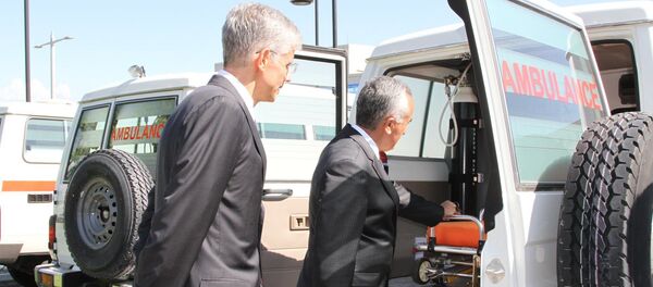 Тақдими 4 мошини ёрии таъҷилӣ аз ҷониби Ҷон Марк Поммершайм, сафири ИМА дар Тоҷикистон ба ҳукумати ВМКБ  - Sputnik Тоҷикистон