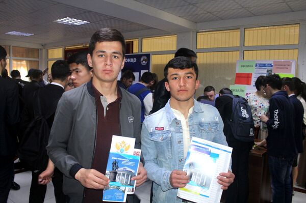 Панҷ далели ҷавонони тоҷик барои таҳсил дар Русия – акс - Sputnik Тоҷикистон