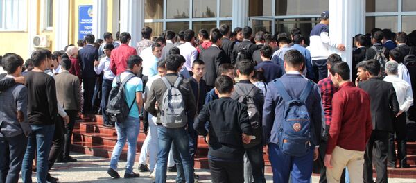 Намоишгоҳи донишгоҳҳои Русия дар шаҳри Хуҷанд - Sputnik Тоҷикистон