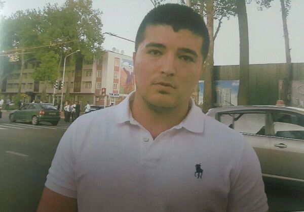 Каримов бо “Волсваген”, чароғак ва “камераҳо”-ро дар маркази Душанбе зад - аксҳо - Sputnik Тоҷикистон