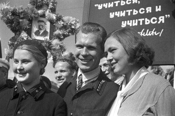 Какой сегодня праздник в Таджикистане и мире: 1 мая Какой сегодня праздник в Таджикистане и мире: 1 мая - Sputnik Таджикистан