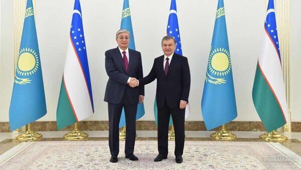 Президент Республики Узбекистан Шавкат Мирзиёев и президент Республики Казахстан Касым-Жомарт Токаев  - Sputnik Таджикистан