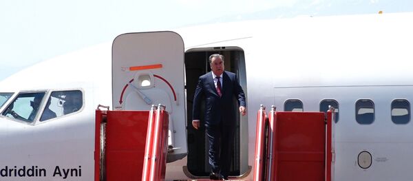 Прибытие президента Таджикистана в Москву Прибытие президента Таджикистана в Москву - Sputnik Таджикистан