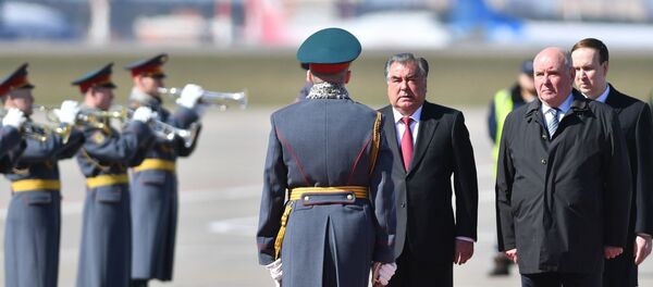 Прилет президента Таджикистана Эмомали Рахмона в Москву - Sputnik Тоҷикистон
