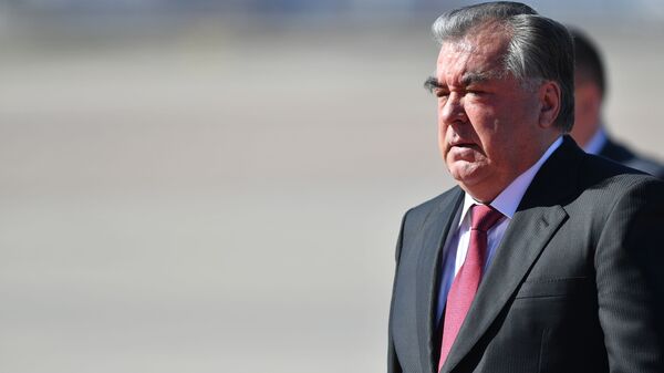 Прилет президента Таджикистана Э. Рахмона  - Sputnik Таджикистан