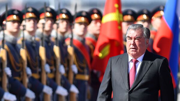 Прилет президента Таджикистана Эмомали Рахмона в Москву - Sputnik Таджикистан