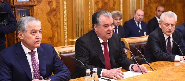 Министр иностранных дел Таджикистана Сироджиддин Мухриддин и президент Эмомали Рахмон - Sputnik Тоҷикистон