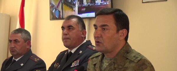 Генерал-лейтенанти милитсия Аламшозода Абдураҳмон Аламшо, муовини якуми вазири корҳои дохилӣ, сардори РВКД дар ВМКБ Генерал-лейтенанти милитсия Аламшозода Абдураҳмон Аламшо, муовини якуми вазири корҳои дохилӣ, сардори РВКД дар ВМКБ - Sputnik Тоҷикистон