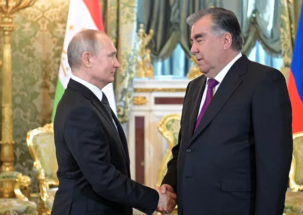 Ҷонибҳо муносибатҳои дуҷонибаи кишварҳо ба масоили мубрами минтақавиро баррасӣ карданд Ҷонибҳо муносибатҳои дуҷонибаи кишварҳо ба масоили мубрами минтақавиро баррасӣ карданд - Sputnik Тоҷикистон