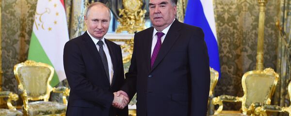 Президент России Владимир Путин и президент Таджикистана Эмомали Рахмон в Кремле - Sputnik Таджикистан