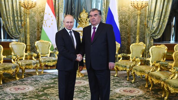 Президент РФ В. Путин встретился с президентом Таджикистана Э. Рахмоном - Sputnik Таджикистан