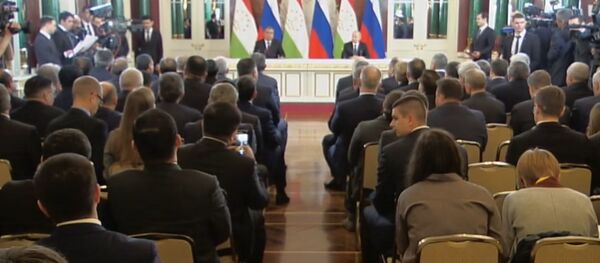 LIVE_Спутник: Совместное заявление для прессы Путина и Эмомали Рахмона - Sputnik Тоҷикистон