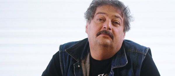 Писатель Дмитрий Быков Писатель Дмитрий Быков - Sputnik Таджикистан