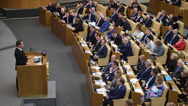 Председатель правительства РФ Дмитрий Медведев выступает в Государственной Думе РФ - Sputnik Тоҷикистон