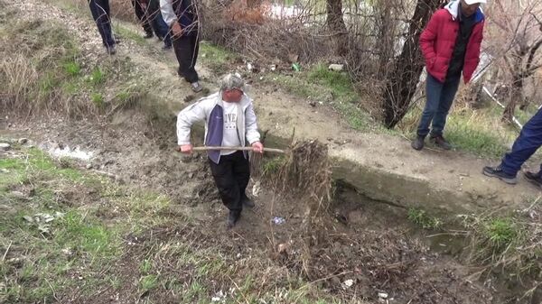 Вазифаи нави милисаҳои ВМКБ: рӯзҳои якшанбе ба ҳашар-акс - Sputnik Тоҷикистон