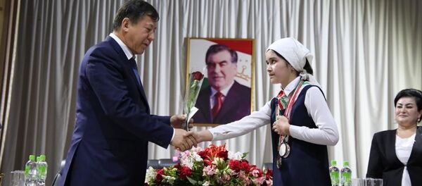 Вохӯрии роҳбарияти ВКД бо ҷавонони фаъоли шаҳри Леваканд - Sputnik Тоҷикистон