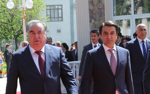 Президент Таджикистана Эмомали Рахмон и мэр Душанбе Рустам Эмомали - Sputnik Таджикистан