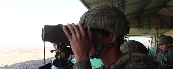 Российские разведчики обнаружили и навели огневой удар авиации и артиллерии на колонну условного противника  - Sputnik Таджикистан