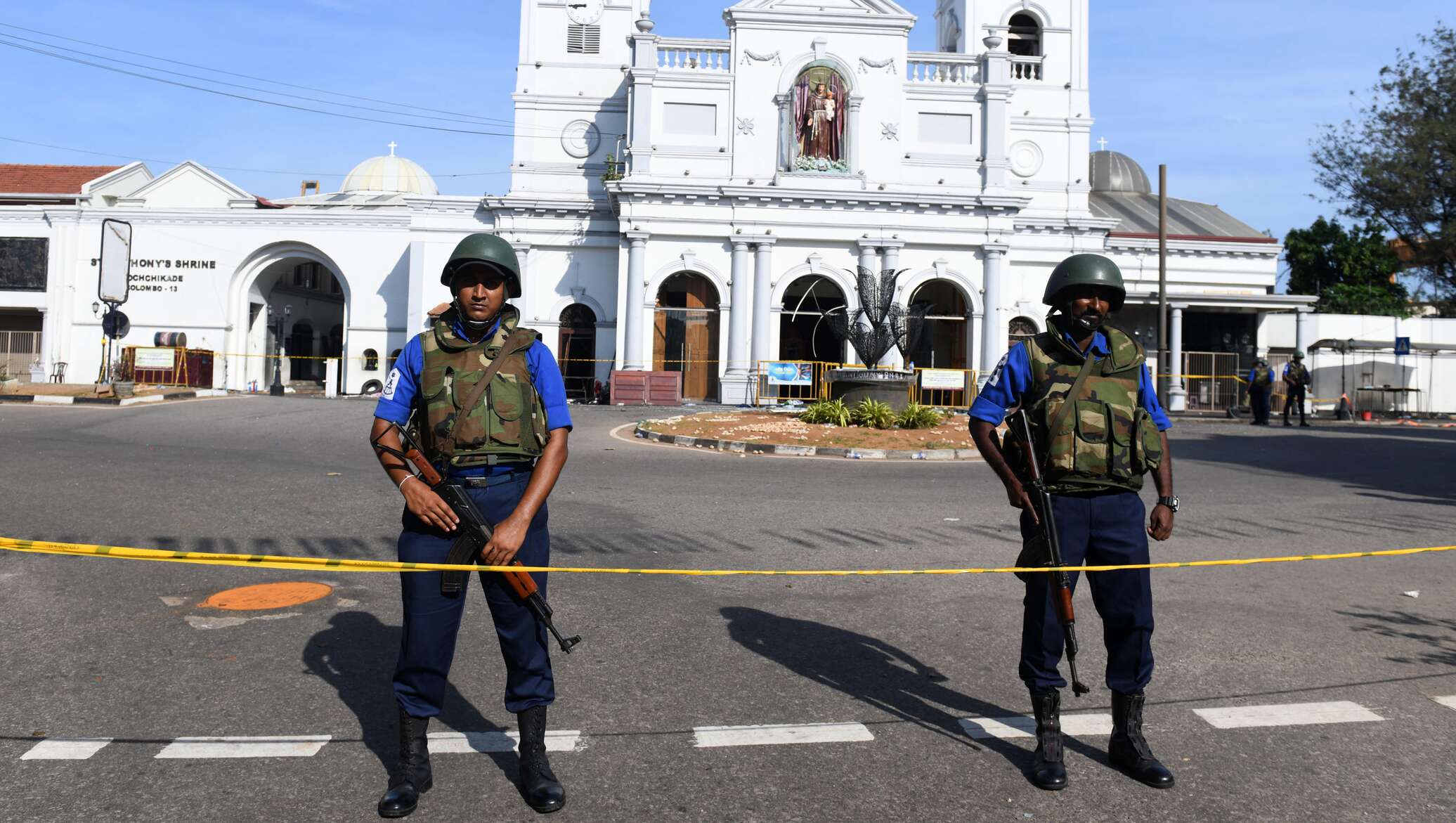 Шри Ланка полицейский. Церковь в Шри Ланке взрыв. Теракт в шри ланке