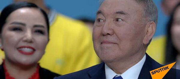 Назарбаев пустил слезу на съезде Nur Otan - Sputnik Тоҷикистон