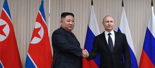 Президент РФ Владимир Путин встретился с лидером КНДР Ким Чен Ыном - Sputnik Таджикистан