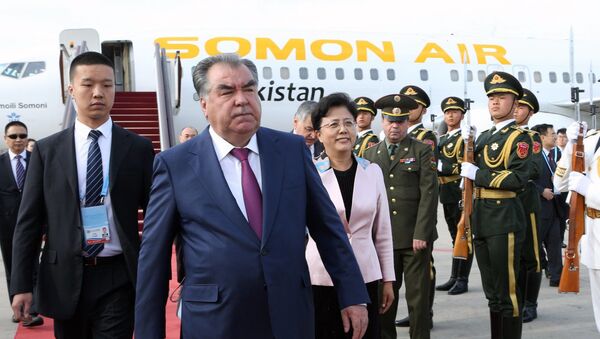 Президент Таджикистана Эмомали Рахмон прибыл в Пекин - Sputnik Таджикистан