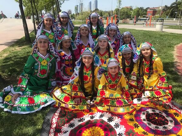 Зебо дар Туркия ҳунарнамоӣ кард - Sputnik Тоҷикистон