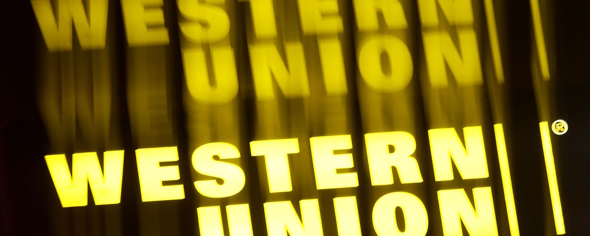 Вывеска с названием Western Union, архивное фото - Sputnik Тоҷикистон, 1920, 04.10.2022