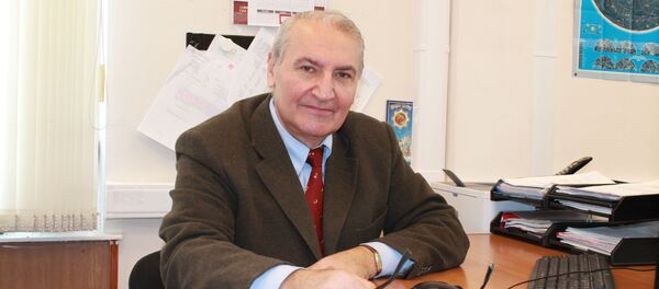 Главный научный сотрудник НИИ ФСИН России, доктор педагогических наук, профессор, государственный советник первого класса РФ Сергей Оганесян Главный научный сотрудник НИИ ФСИН России, доктор педагогических наук, профессор, государственный советник первого класса РФ Сергей Оганесян - Sputnik Таджикистан