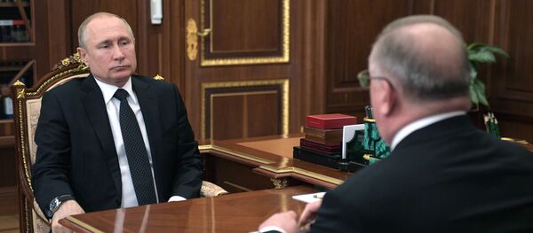 Президент РФ В. Путин встретился с главой ПАО Транснефть Н. Токаревым Президент РФ В. Путин встретился с главой ПАО Транснефть Н. Токаревым - Sputnik Таджикистан