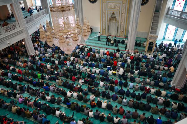 Имоми Масҷиди ҷомеи Маскав аз рӯзадорӣ дар муҳоҷират то ҳамкорӣ бо муфтиётро шарҳ дод Имоми Масҷиди ҷомеи Маскав аз рӯзадорӣ дар муҳоҷират то ҳамкорӣ бо муфтиётро шарҳ дод - Sputnik Тоҷикистон