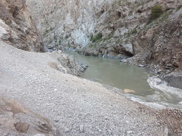 Ҳаракати нақлиёт дар роҳи Душанбе-Хуҷанд барқарор шуд  - Sputnik Тоҷикистон