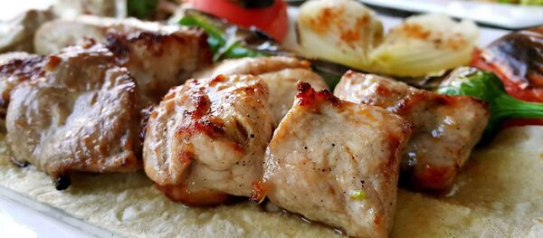 Шашлык, архивное фото Шашлык, архивное фото - Sputnik Таджикистан