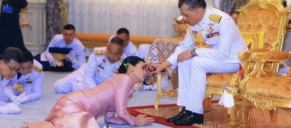 Свадебная церемония короля Таиланда Махи Вачиралонгкорна и его невесты Свадебная церемония короля Таиланда Махи Вачиралонгкорна и его невесты - Sputnik Таджикистан