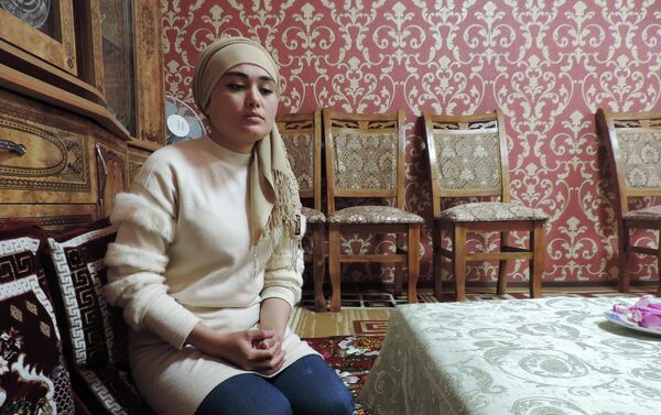 Дильноз Курбатова, бежавшая из ИГ (террористическая группировка, запрещенная в России) - Sputnik Таджикистан