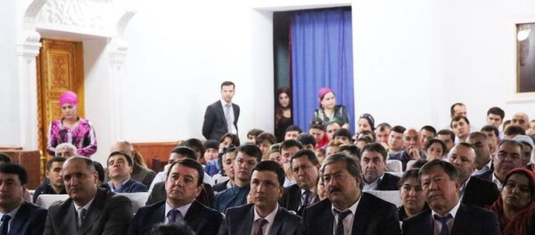 Кормандони милитсия намоишномаи «Фирдавсӣ»-ро тамошо намуданд Кормандони милитсия намоишномаи «Фирдавсӣ»-ро тамошо намуданд - Sputnik Тоҷикистон