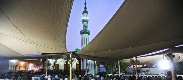Мусульмане молятся во время Рамадана в Саудовской Аравии - Sputnik Таджикистан