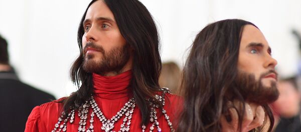 Музыкант Джаред Лето на Met Gala 2019 в Нью-Йорке Музыкант Джаред Лето на Met Gala 2019 в Нью-Йорке - Sputnik Таджикистан