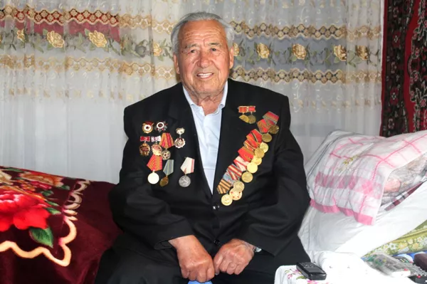 Аз набард то зафар: қисаҳои Аҳмадҷон Ҳобилов Аз набард то зафар: қисаҳои Аҳмадҷон Ҳобилов - Sputnik Тоҷикистон