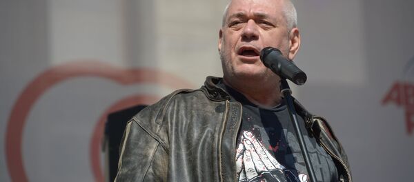 Главный редактор радиостанции Говорит Москва Сергей Доренко выступает на «Московском мотофестивале-2018» в Москве. Главный редактор радиостанции Говорит Москва Сергей Доренко выступает на «Московском мотофестивале-2018» в Москве. - Sputnik Таджикистан