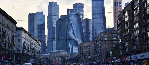 Большая Дорогомиловская улица и небоскребы делового центра Москва-сити - Sputnik Тоҷикистон
