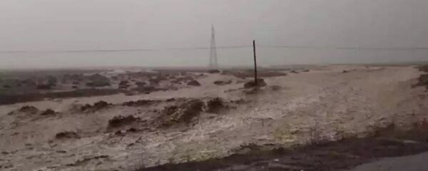 Селевой поток на дороге Худжанд-Аш - Sputnik Тоҷикистон